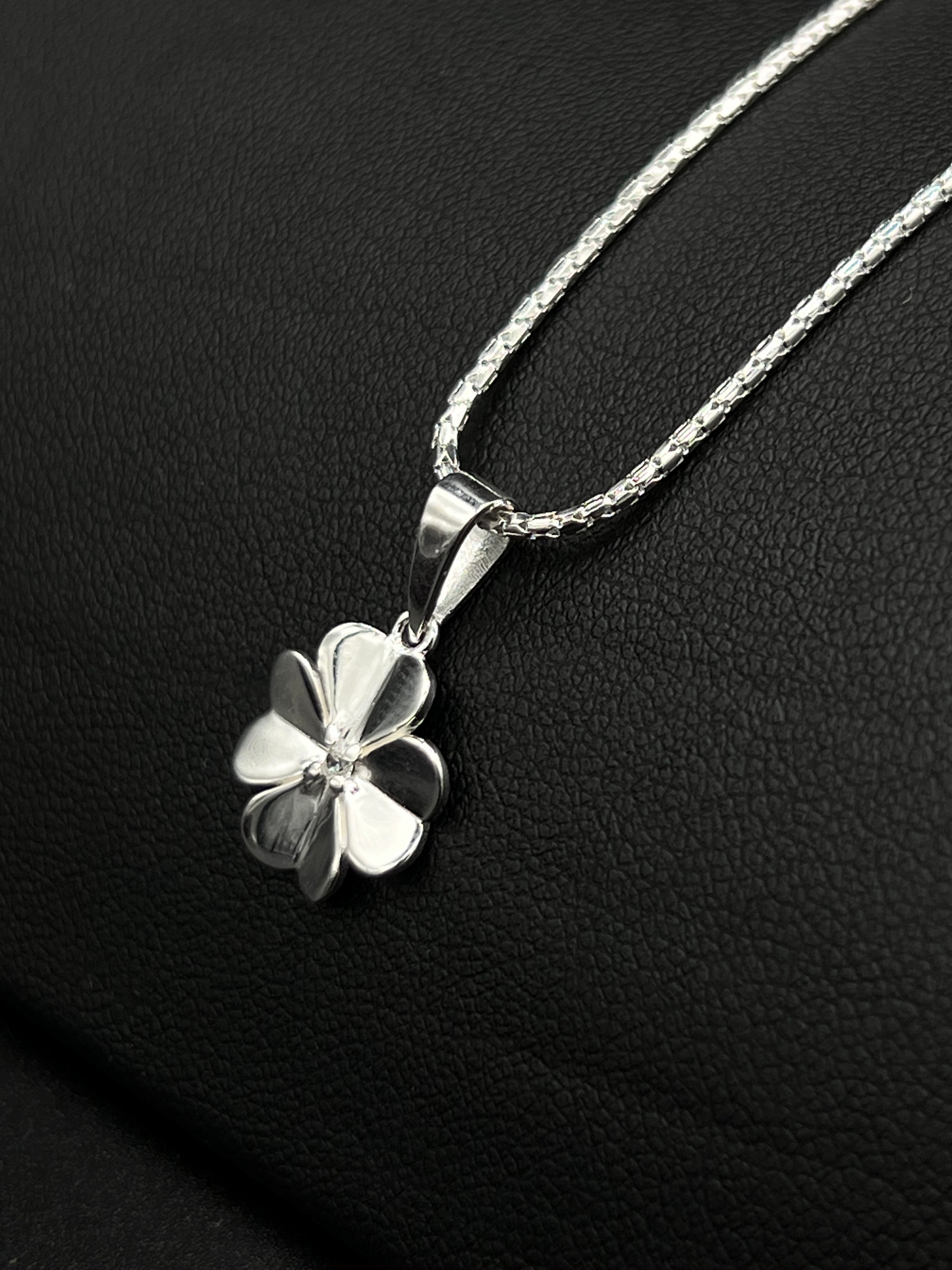Clover Blossom Pendant – Sterling Silver Four‑Petal Necklace