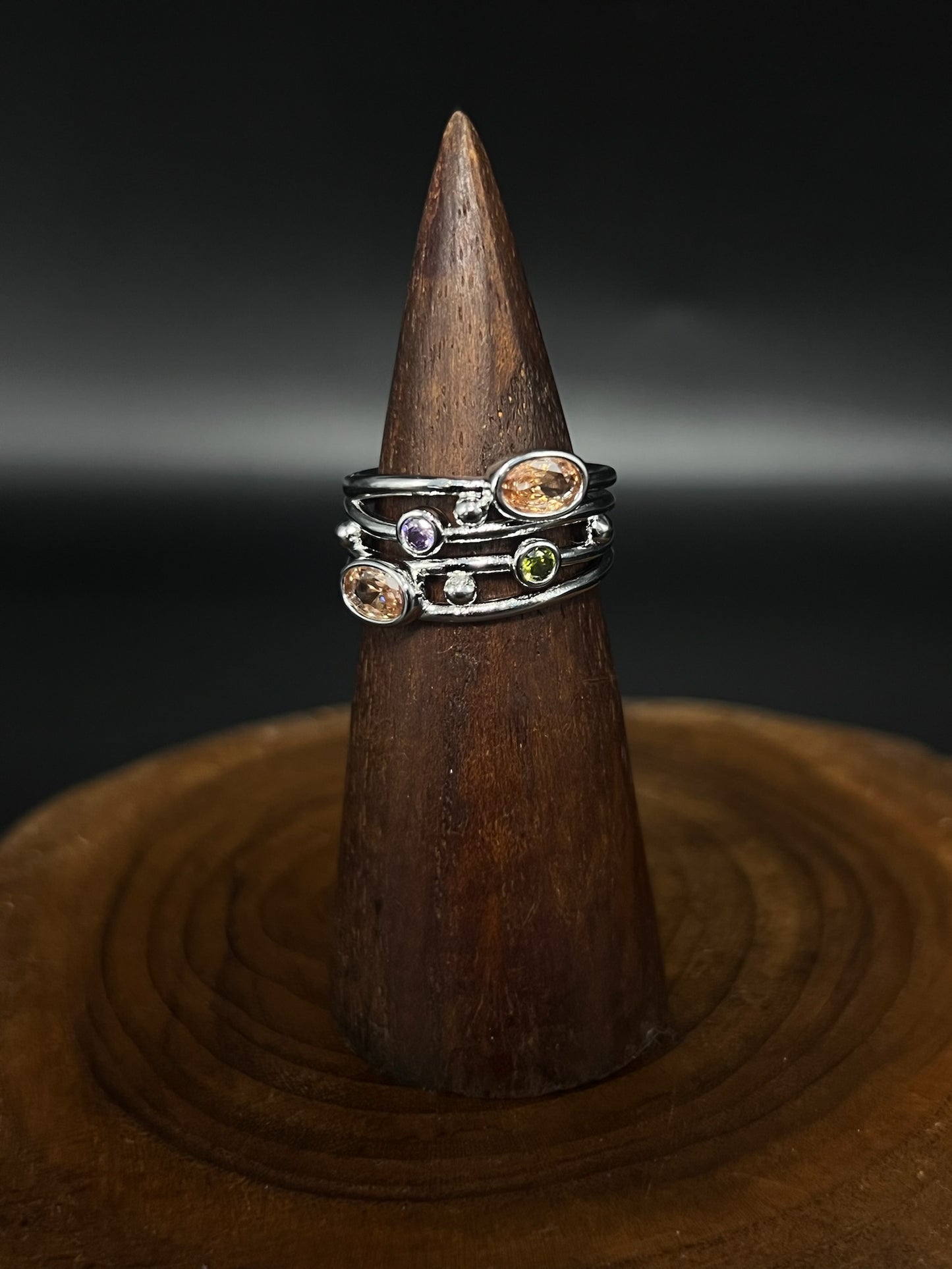Multi-Stone Scattered Cluster Ring