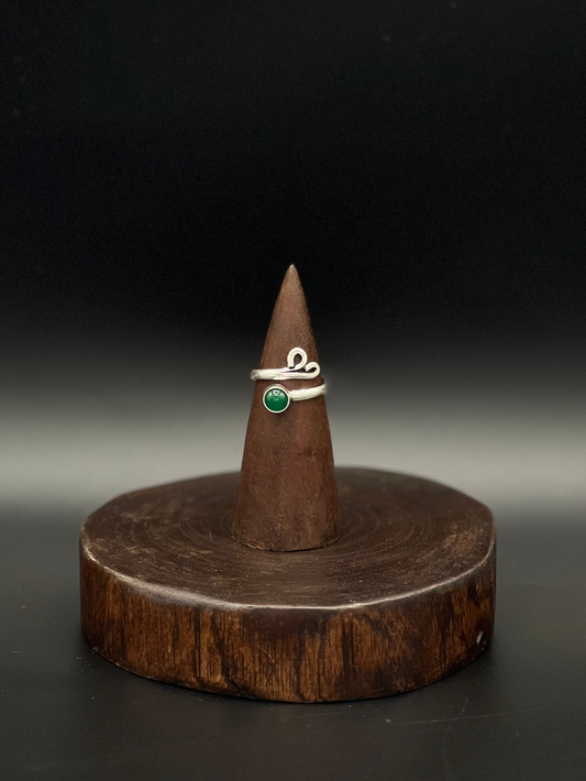 Green Gem Wrap Ring – Adjustable Nature-Inspired Ring