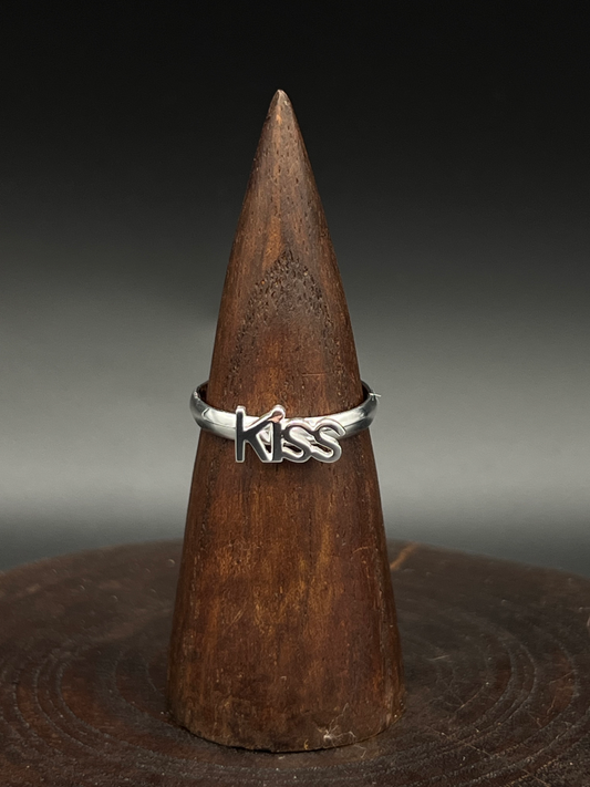 Kiss Script Ring – Sterling Silver
