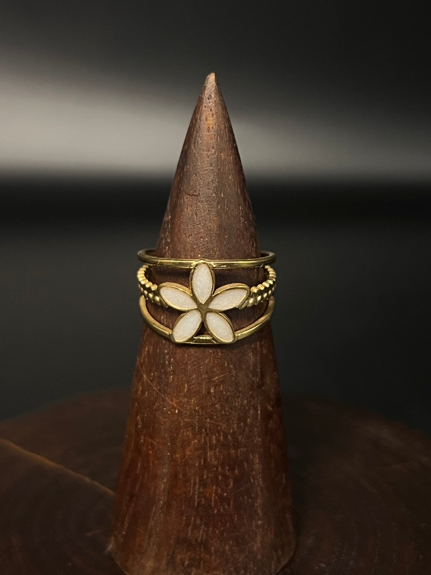 Textured Triple Band Flower Ring – Waterproof Pearlescent Daisy Statement Ring