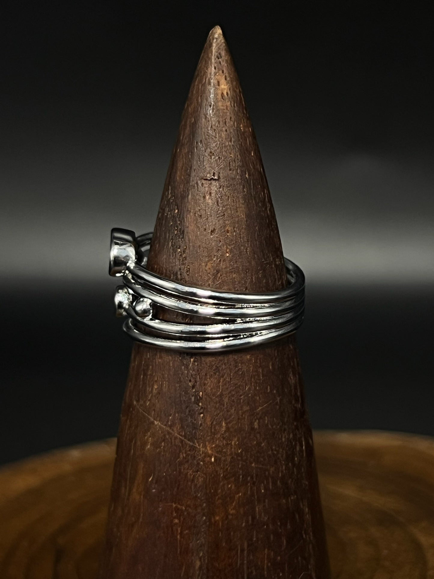 Multi-Stone Scattered Cluster Ring