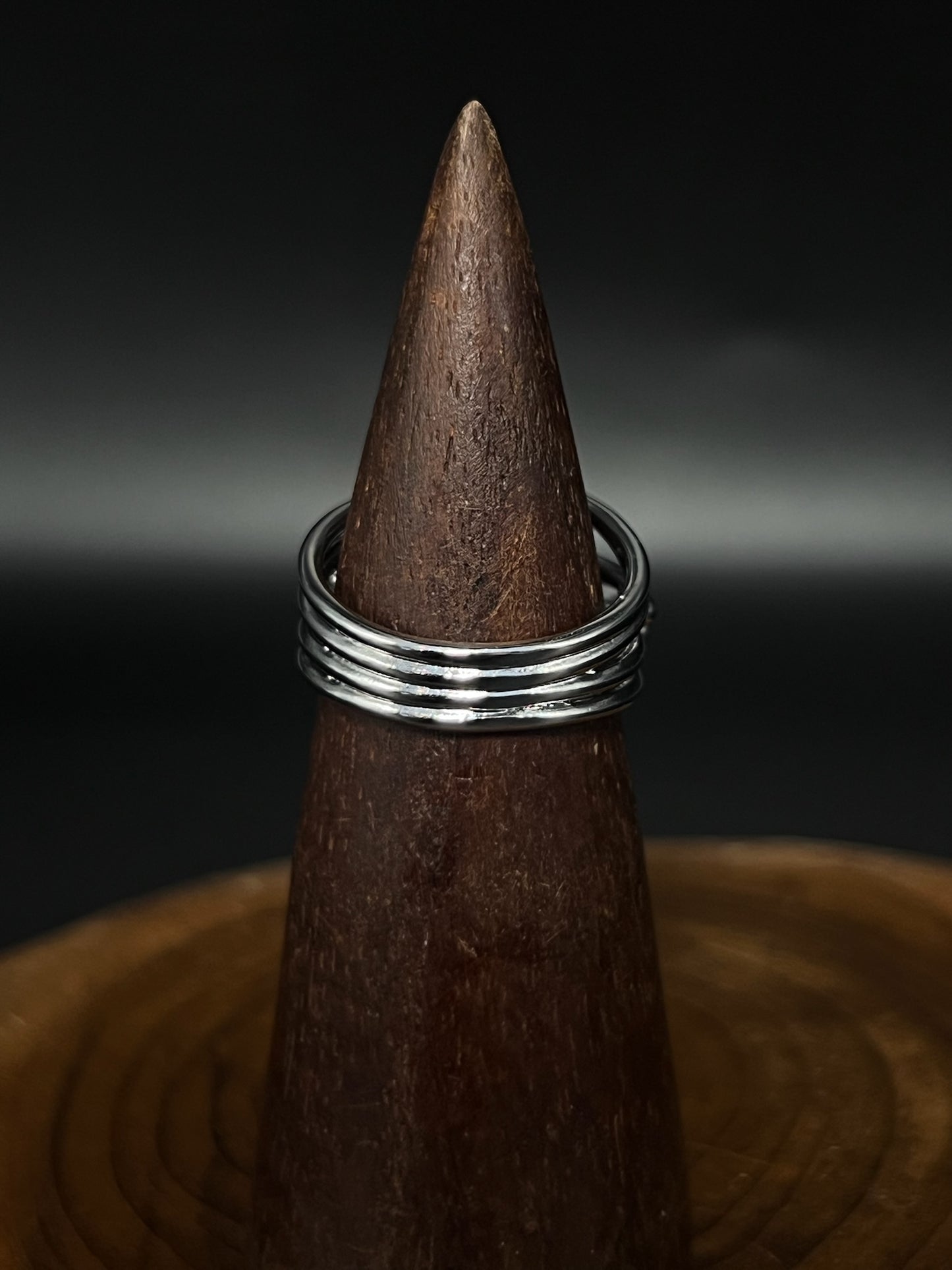 Multi-Stone Scattered Cluster Ring
