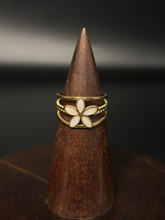 Textured Triple Band Flower Ring – Waterproof Pearlescent Daisy Statement Ring